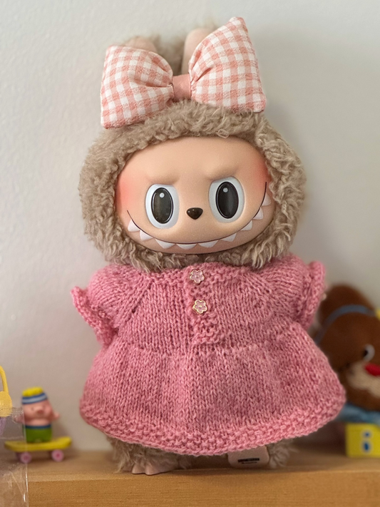 Handmade Knitted Labubu Doll Dress with Bow – Soft Pink & Gingham Outfit for 17cm Collectible Figures - Image 1