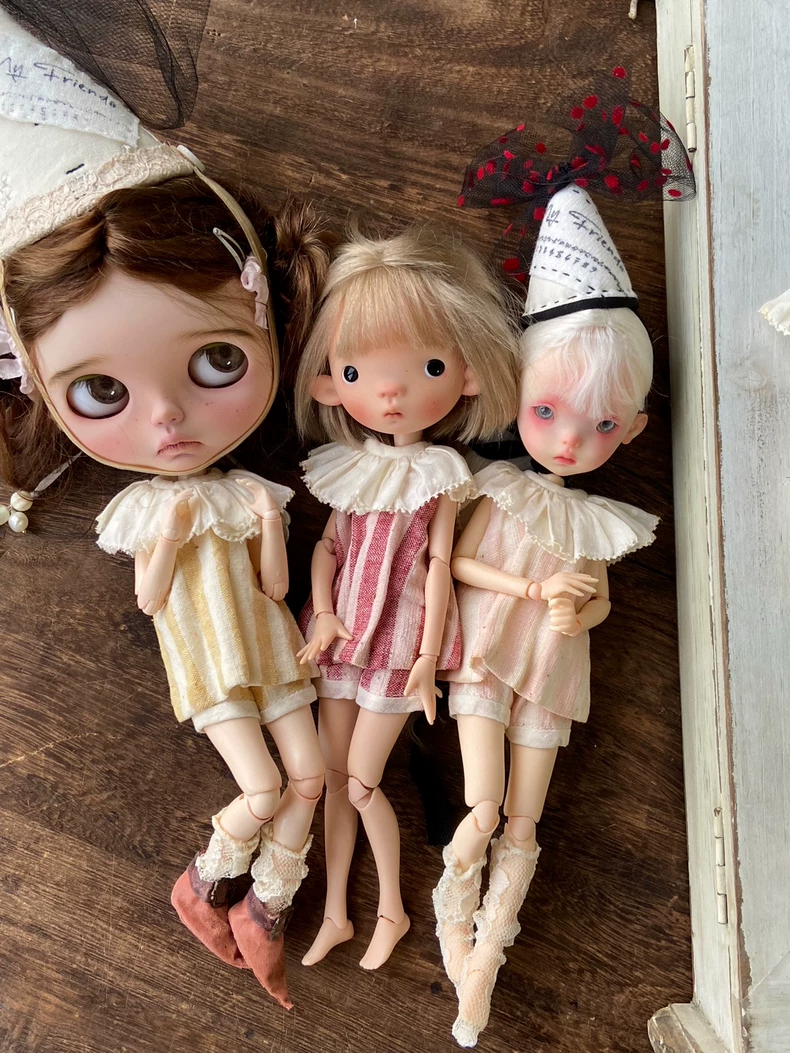 Vintage BLYTHE Doll Outfit Set - Adjustable Pastel Ruffled Dress with Lace Trim & Accessories - Image 2