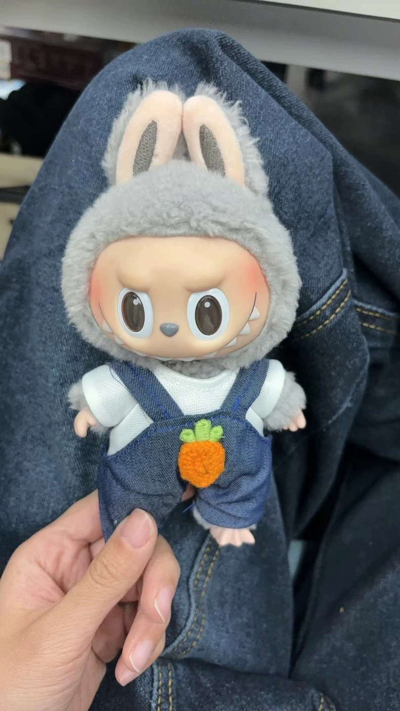 Adorable Carrot Outfit for 15-17cm Labubu Doll – Cozy Hat & Playful Denim Overalls - Image 6