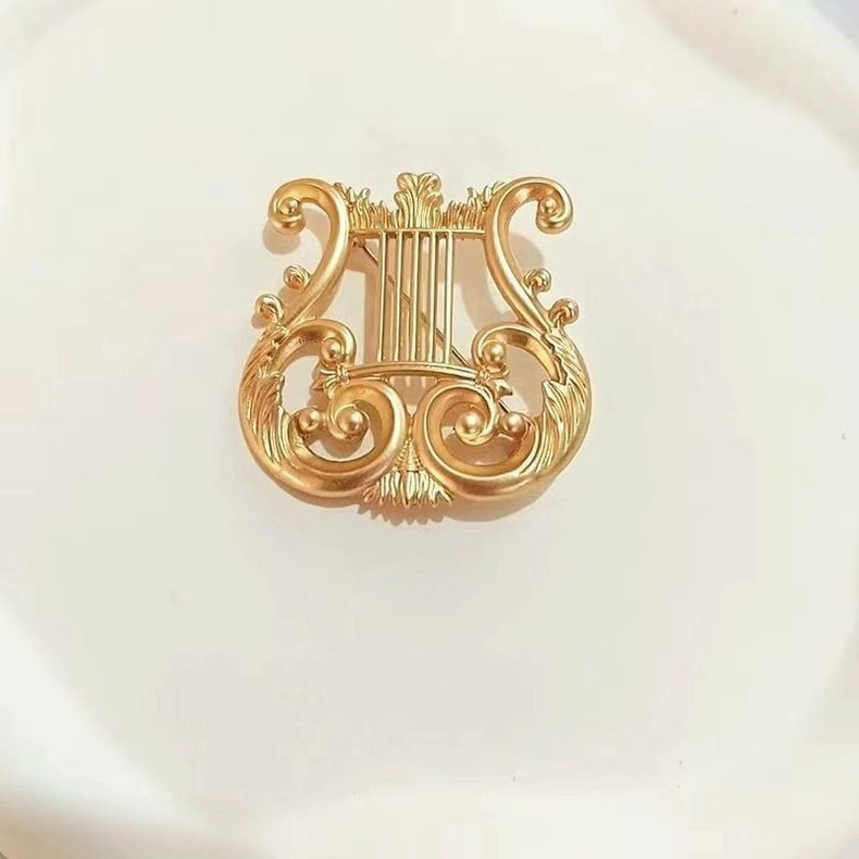 Premium Labubu Angel Outfit: Celestial Wings, Harp & Crown for High-End Doll Collectors - Image 6