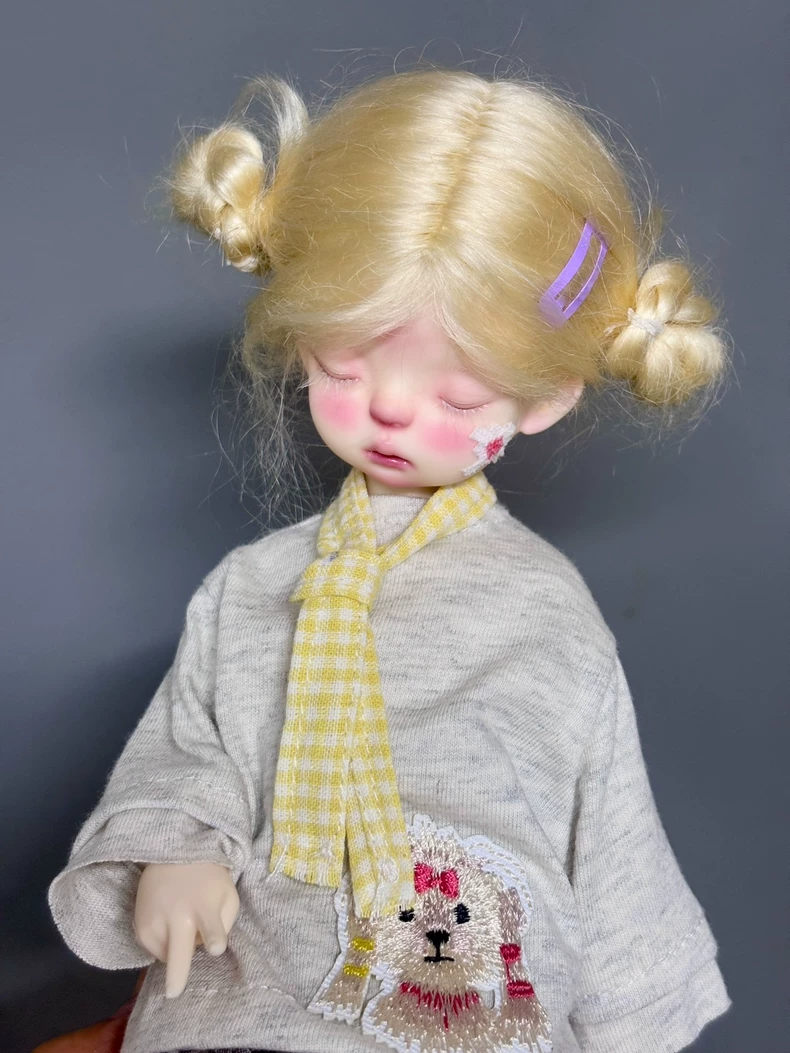 Handcrafted Blythe Doll Outfit: Cozy T-Shirt & Plaid Skirt Set w/ Scarf & Sneakers for Chibi Akagi - Image 1