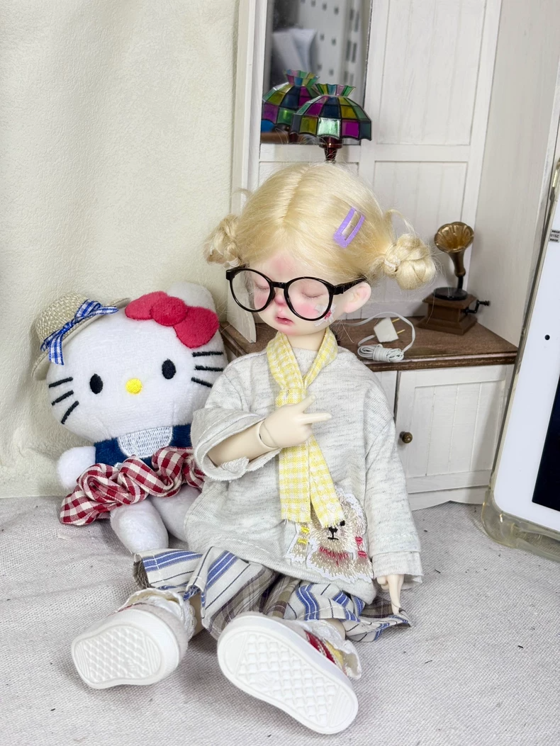 Handcrafted Blythe Doll Outfit: Cozy T-Shirt & Plaid Skirt Set w/ Scarf & Sneakers for Chibi Akagi - Image 5