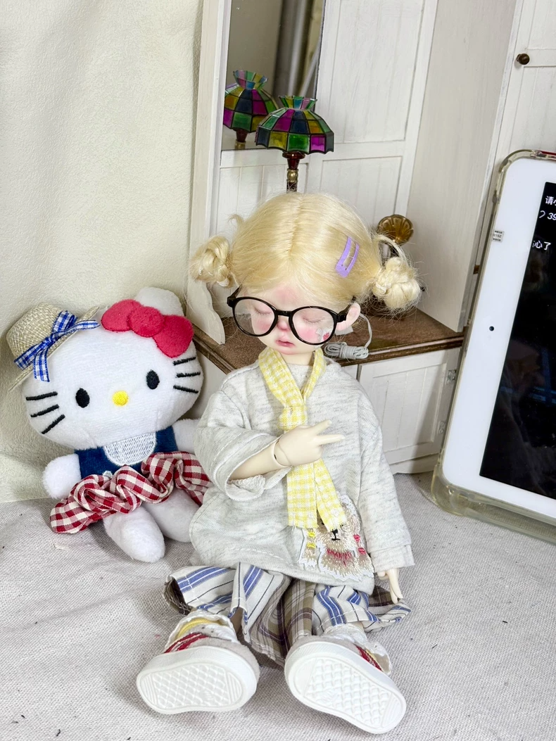 Handcrafted Blythe Doll Outfit: Cozy T-Shirt & Plaid Skirt Set w/ Scarf & Sneakers for Chibi Akagi - Image 6