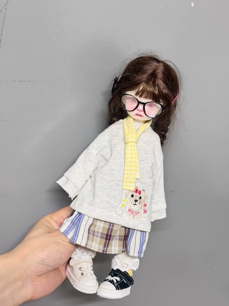 Handcrafted Blythe Doll Outfit: Cozy T-Shirt & Plaid Skirt Set w/ Scarf & Sneakers for Chibi Akagi - Image 8