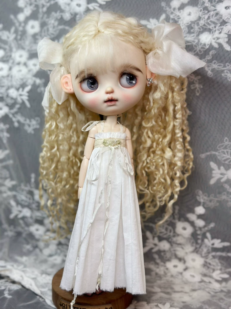 Exquisite Blythe Doll Dresses: Elegant Long Skirts & Strapless Gowns for ob24 – Handcrafted Luxury - Image 4