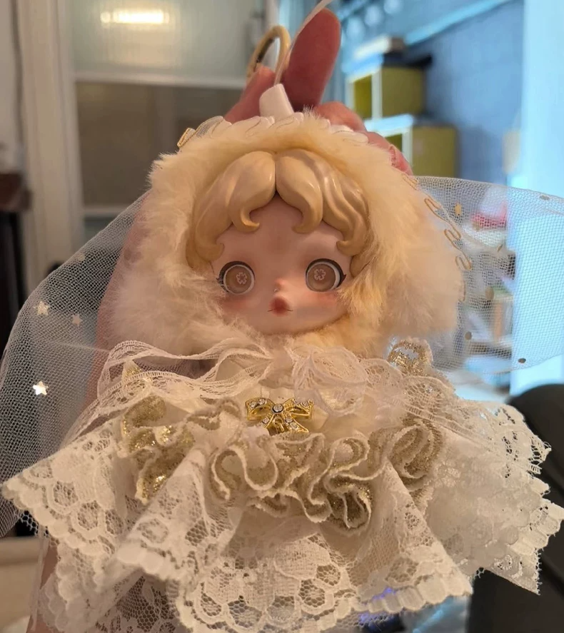 Luxurious Skullpanda Doll Outfit: Elegant White & Gold Ensemble with Adjustable Headband & Layered Skirt - Image 2