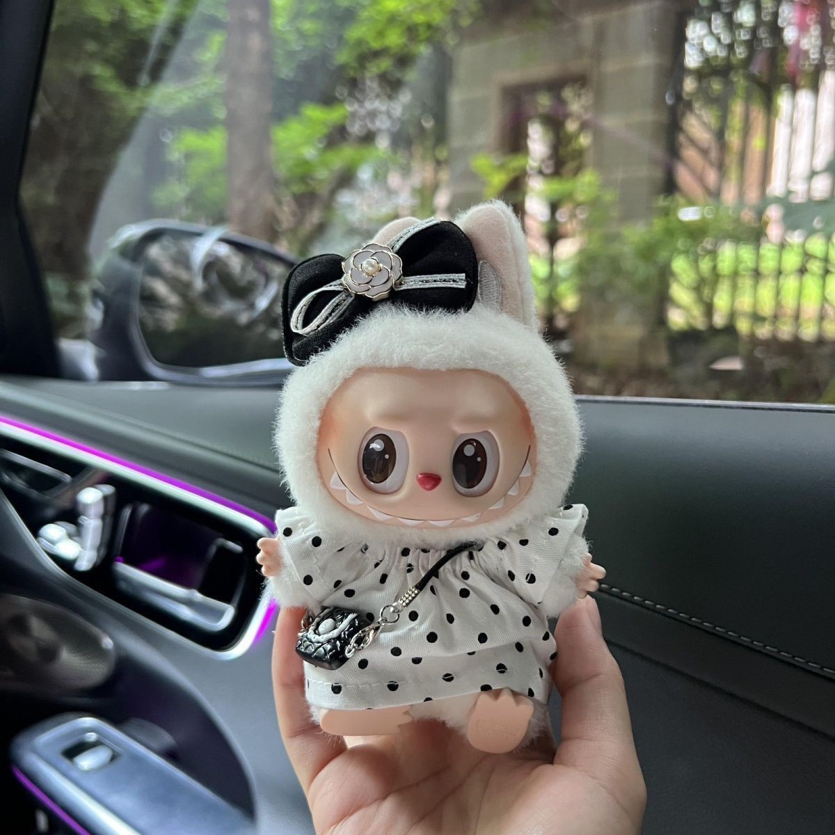 Charming Labubu Doll Outfit: Polka Dot Dress, Hair Accessory & Handbag for 1st & 2nd Gen Dolls - Image 1