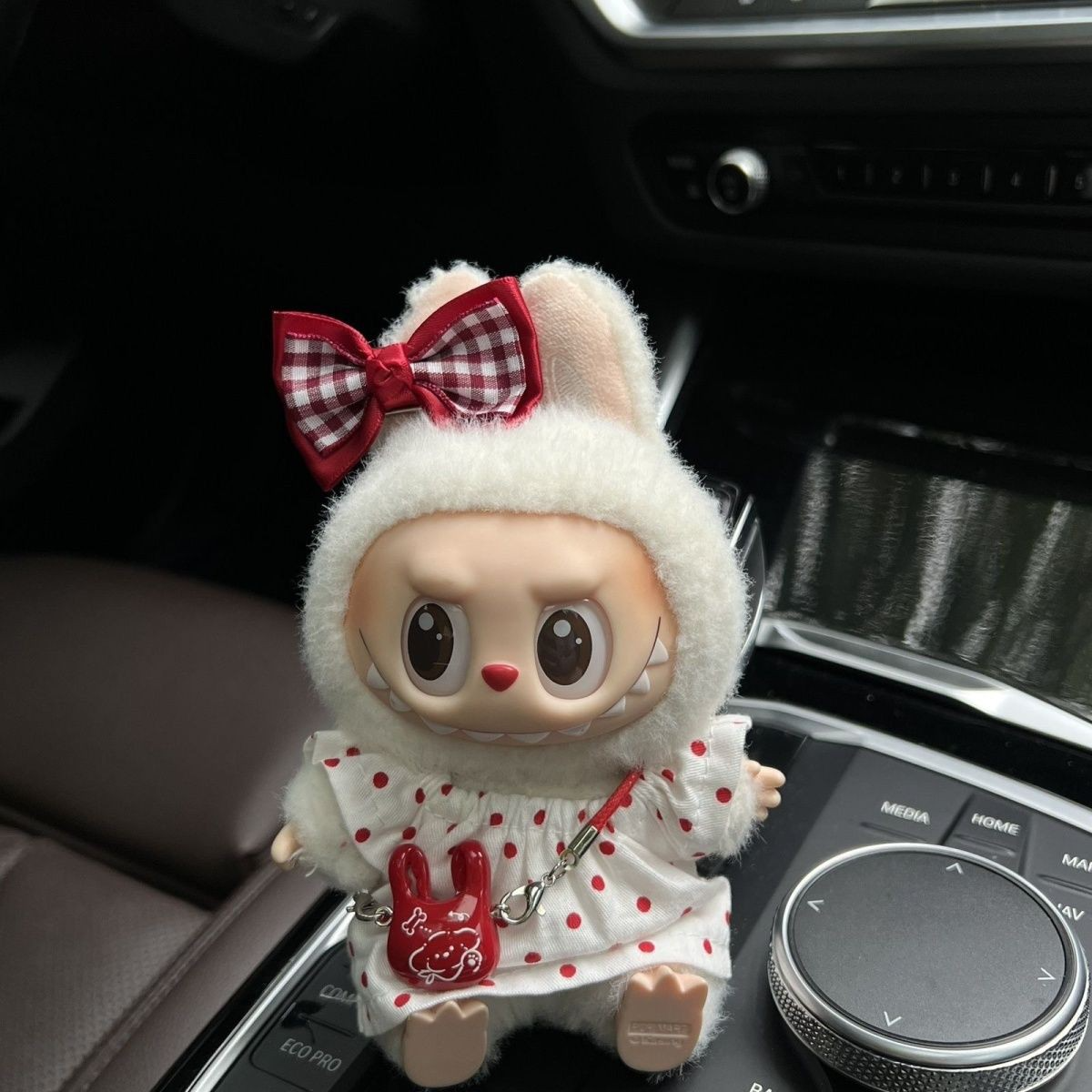 Charming Labubu Doll Outfit: Polka Dot Dress, Hair Accessory & Handbag for 1st & 2nd Gen Dolls - Image 2