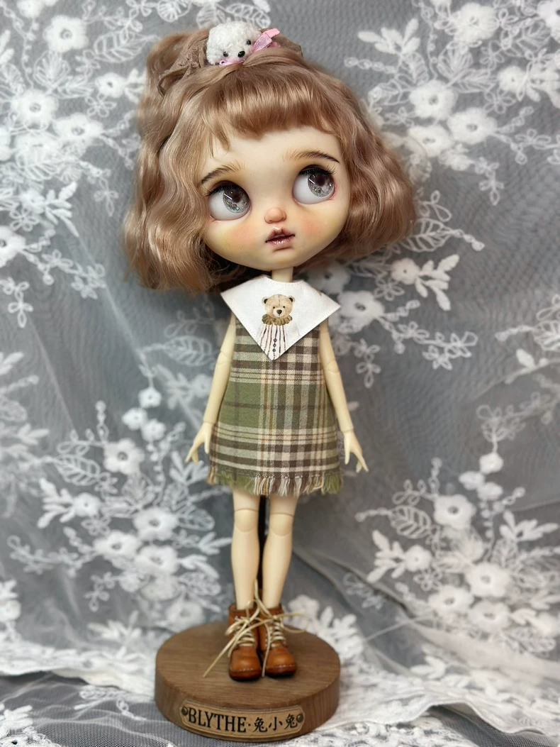 Charming Blythe Doll Plaid Dress Outfit with Teddy Bear Collar & Boots - Image 2