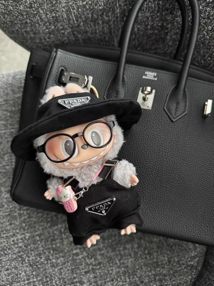 Chic PPADA Black Outfit for LABUBU Doll – Stylish Hat & Accessories, Premium Craftsmanship - Image 3