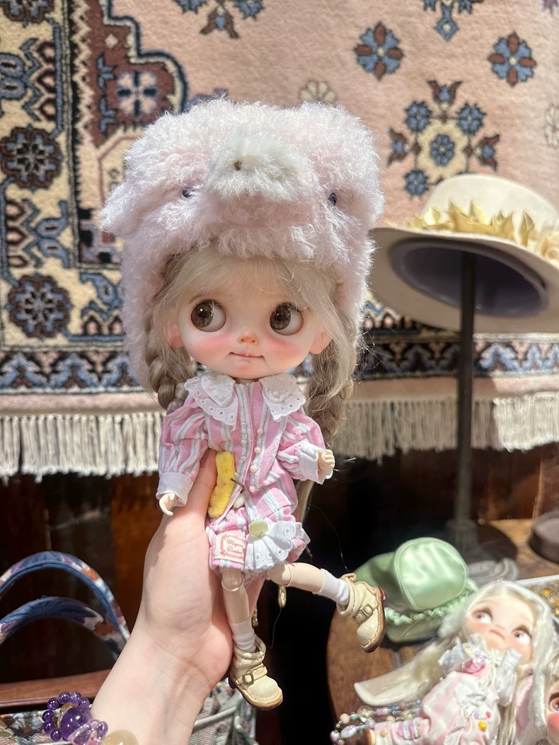 Charming BLYTHE Doll Outfit: Pastel Pink & Yellow Ensemble with Crown Hairband – Premium Quality & Play-Ready - Image 1