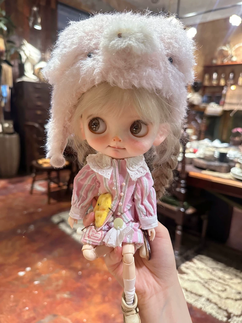 Charming BLYTHE Doll Outfit: Pastel Pink & Yellow Ensemble with Crown Hairband – Premium Quality & Play-Ready - Image 3