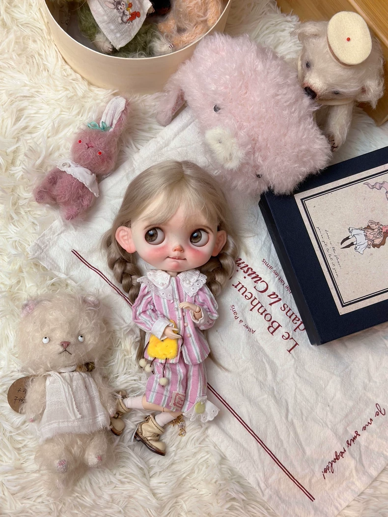 Charming BLYTHE Doll Outfit: Pastel Pink & Yellow Ensemble with Crown Hairband – Premium Quality & Play-Ready - Image 4