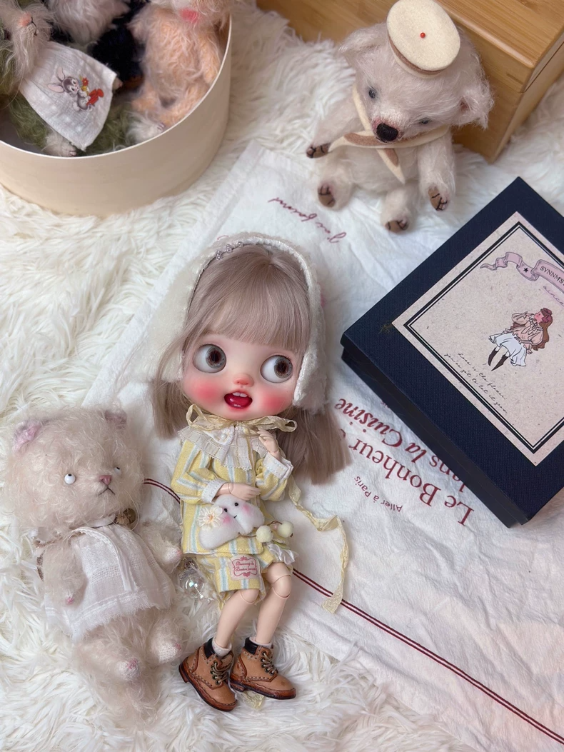 Charming BLYTHE Doll Outfit: Pastel Pink & Yellow Ensemble with Crown Hairband – Premium Quality & Play-Ready - Image 6