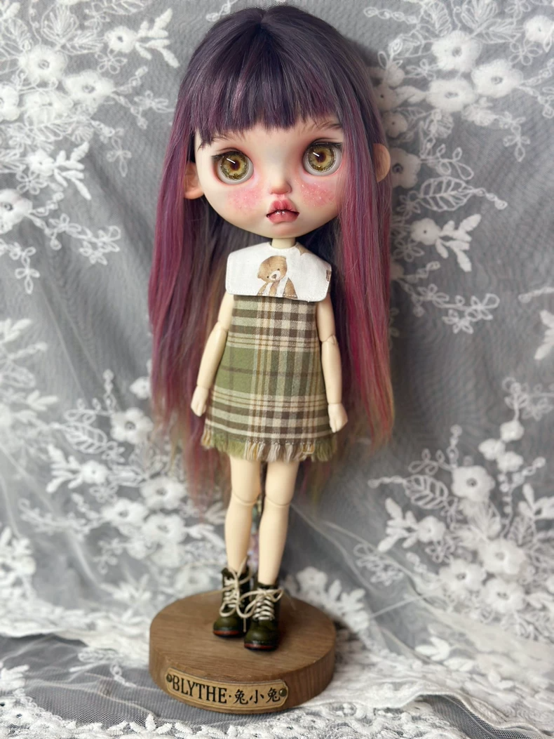 Vintage Plaid Blythe Doll Outfit with Teddy Bear Collar & Boots – OB24 Fit - Image 4
