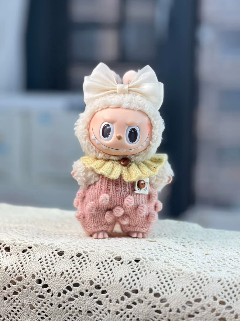 Charming Labubu Knit Outfit: Soft Pastel Design with Bow for Collectible Figures - Image 3