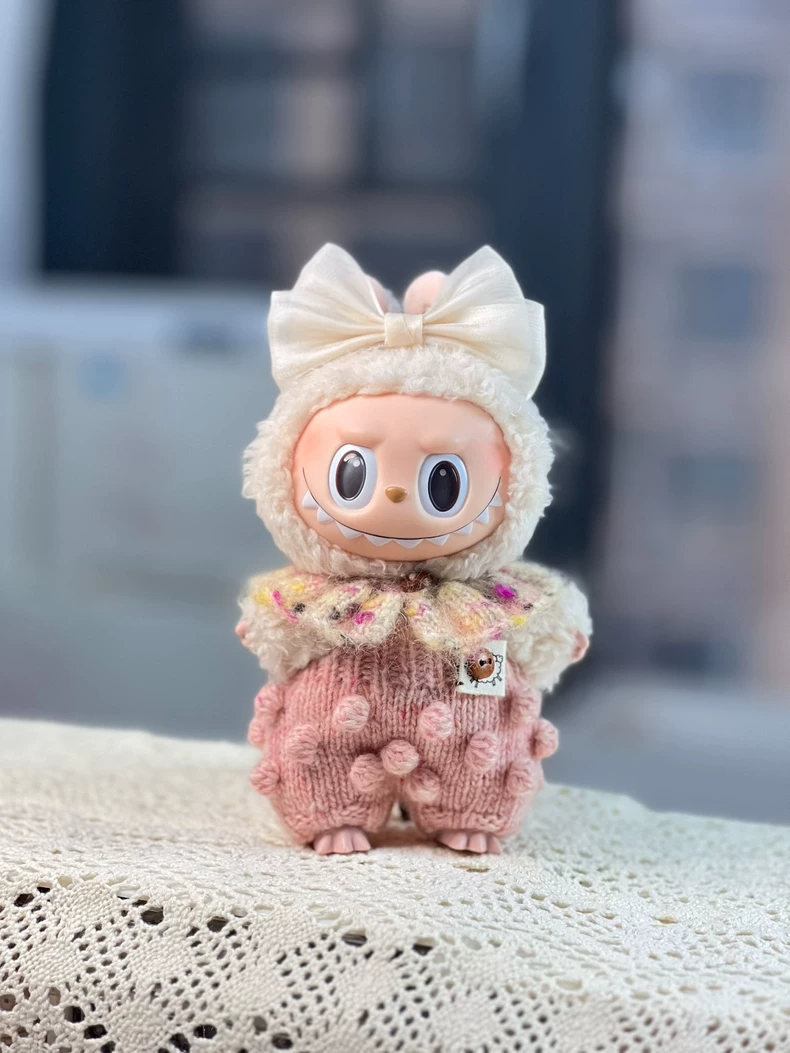 Charming Labubu Knit Outfit: Soft Pastel Design with Bow for Collectible Figures - Image 4