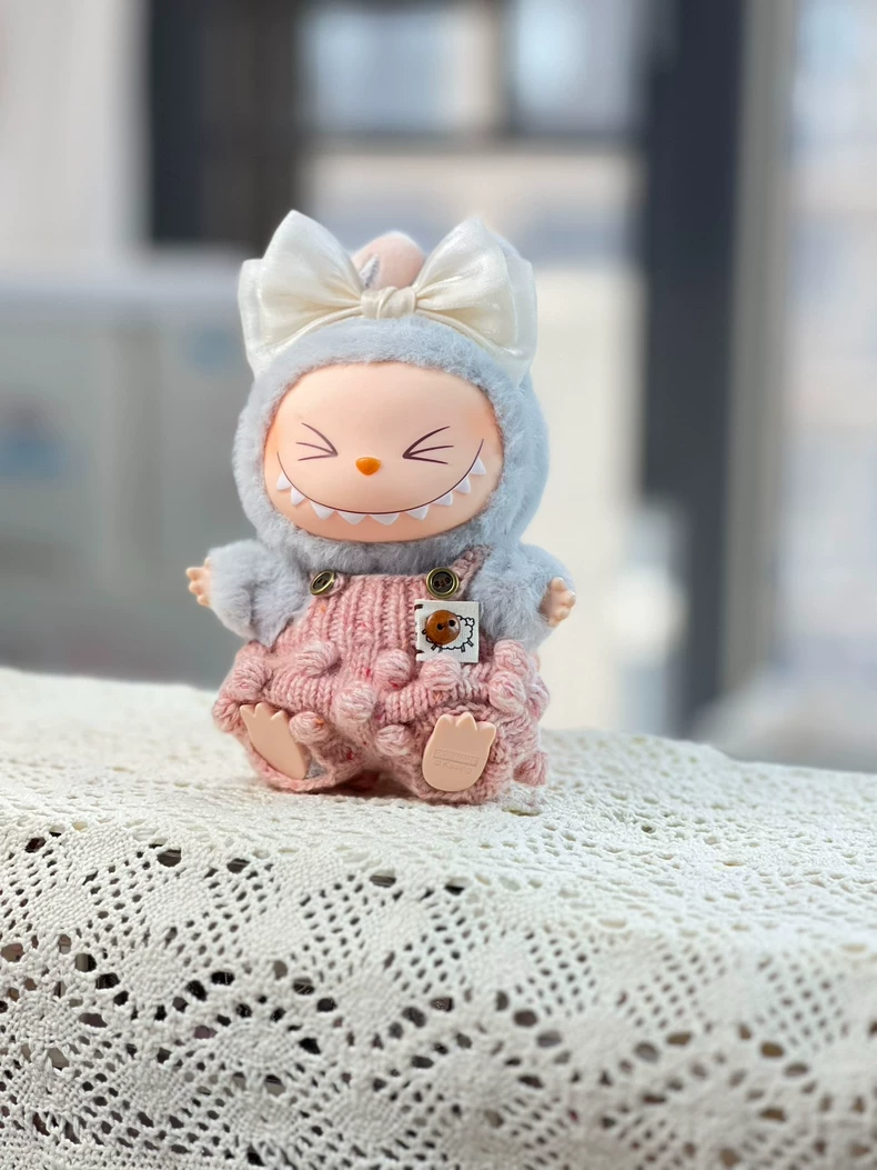 Charming Labubu Knit Outfit: Soft Pastel Design with Bow for Collectible Figures - Image 7