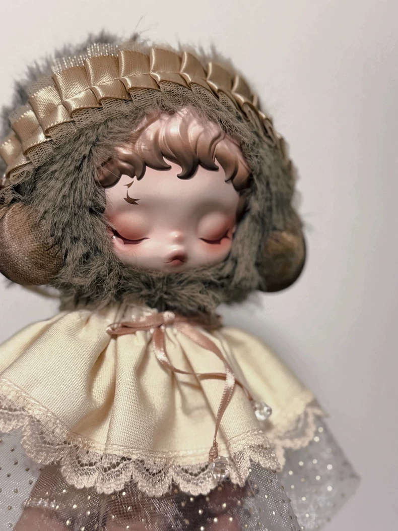 Elegant Skullpanda Doll Outfit: Pastel Headband & Flowing Skirt for Collectors - Image 1