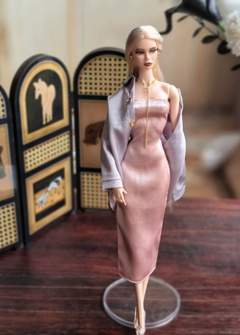 **Luxury BJD 1/6 Strapless Dress & Coat Set w/ Jewelry - Pink & Gray Ensemble** - Image 4