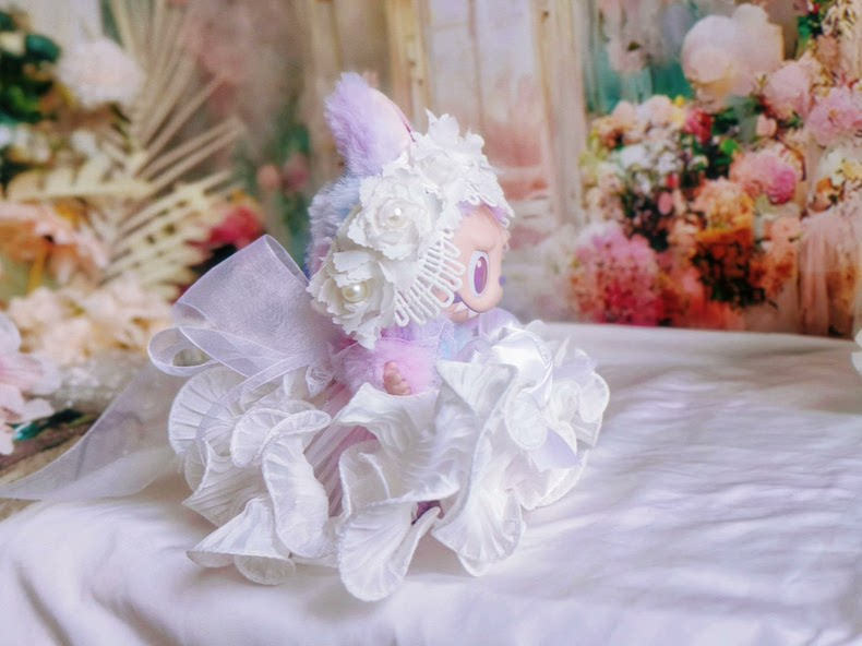 Elegant White Rose LABUBU Bridal Outfit – Delicate Lace & Satin Doll Dress - Image 3