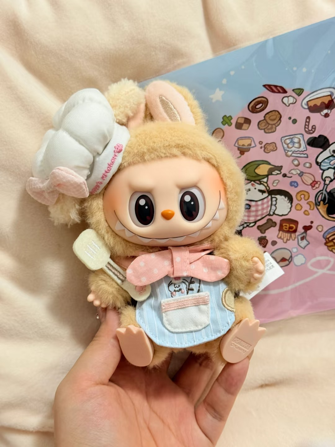 Adorable LABUBU Chef Outfit for Dolls – Hat, Apron, Scarf & Shovel – Perfect for Play & Collecting! - Image 1