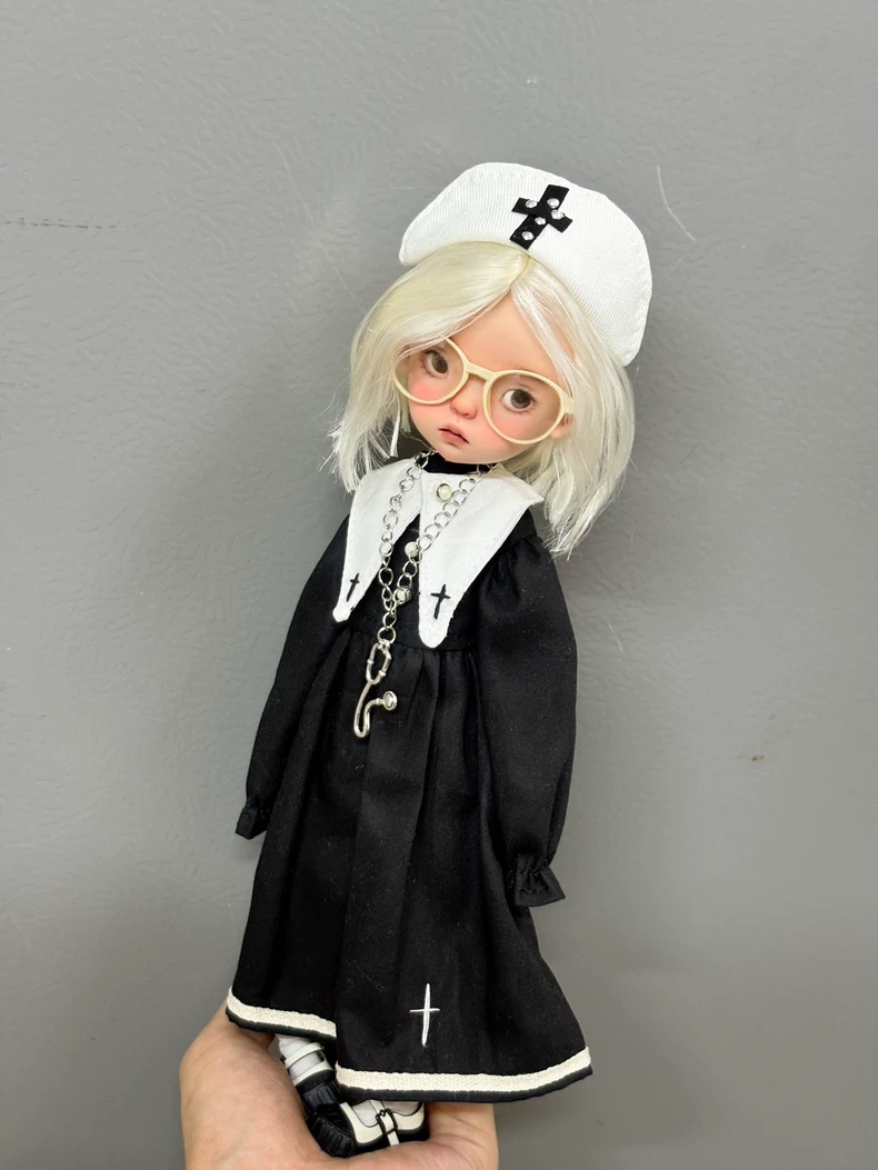 Monochrome Blythe Nurse Outfit with Cross Hat - Durable OB22 OB24 AZONE Doll Costume for Collectors - Image 1
