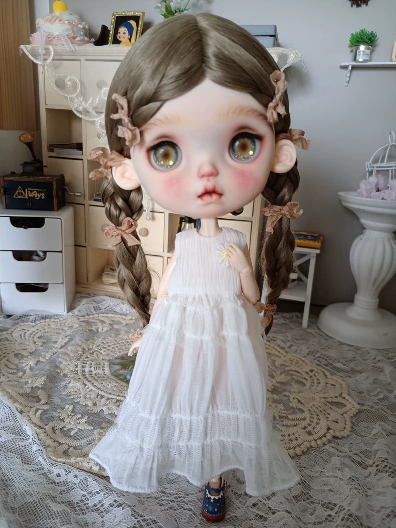 Elegant White Floral BLYTHE Doll Dress with Ruffles & Blue Shoes – Premium Quality for Dynamic Posing - Image 1