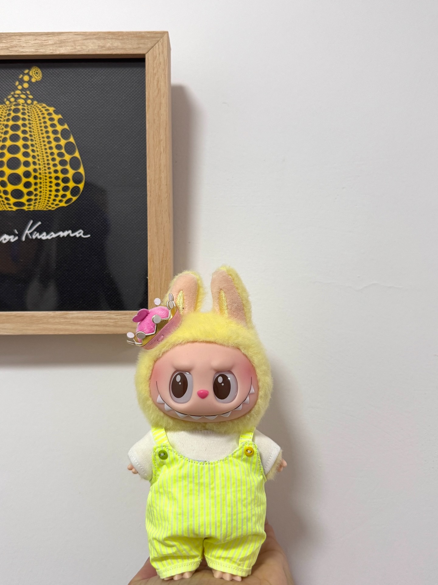 Vibrant Labubu Outfit: Fluorescent Green Overalls & White Tee for 17cm Dolls - Image 4