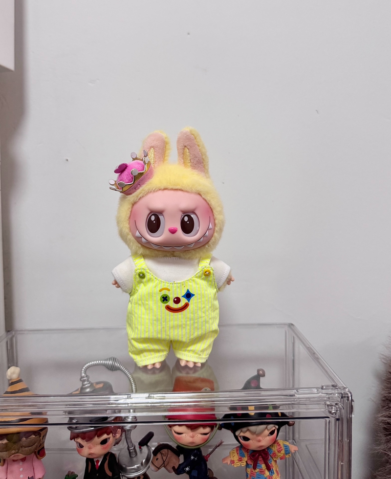 Vibrant Labubu Outfit: Fluorescent Green Overalls & White Tee for 17cm Dolls - Image 5