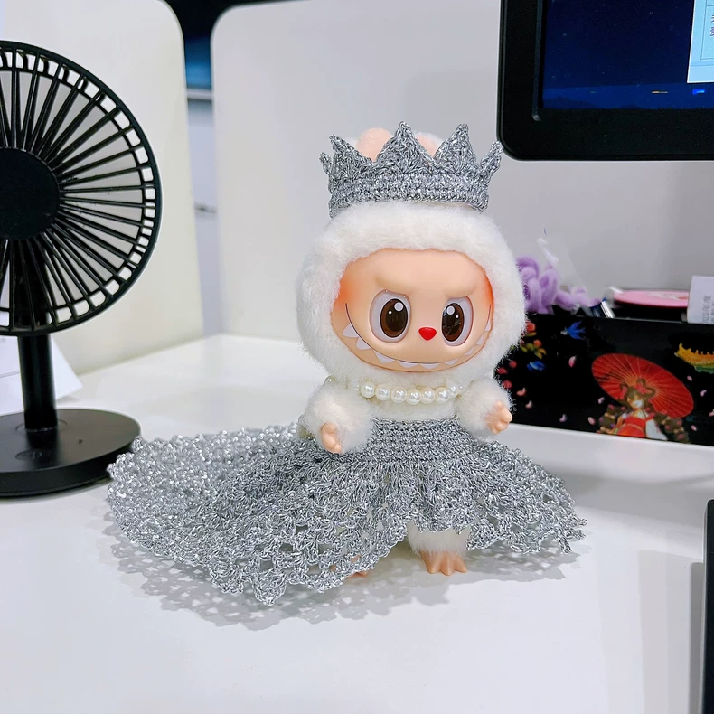 Royal LABUBU Outfit: Elegant Silver Dress & Crown for 17cm Figure – Play & Display! - Image 3
