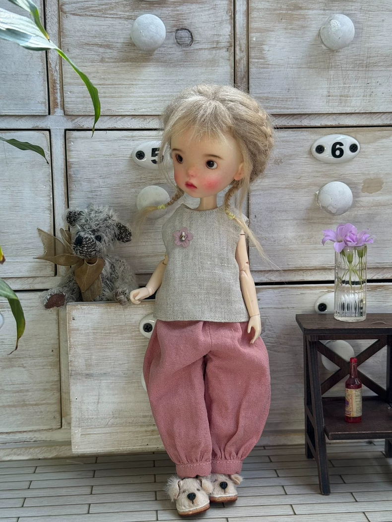 Vintage Charm Blythe Doll Outfit – French-Inspired Linen Set with Embroidered Collar & Flared Pants - Image 5