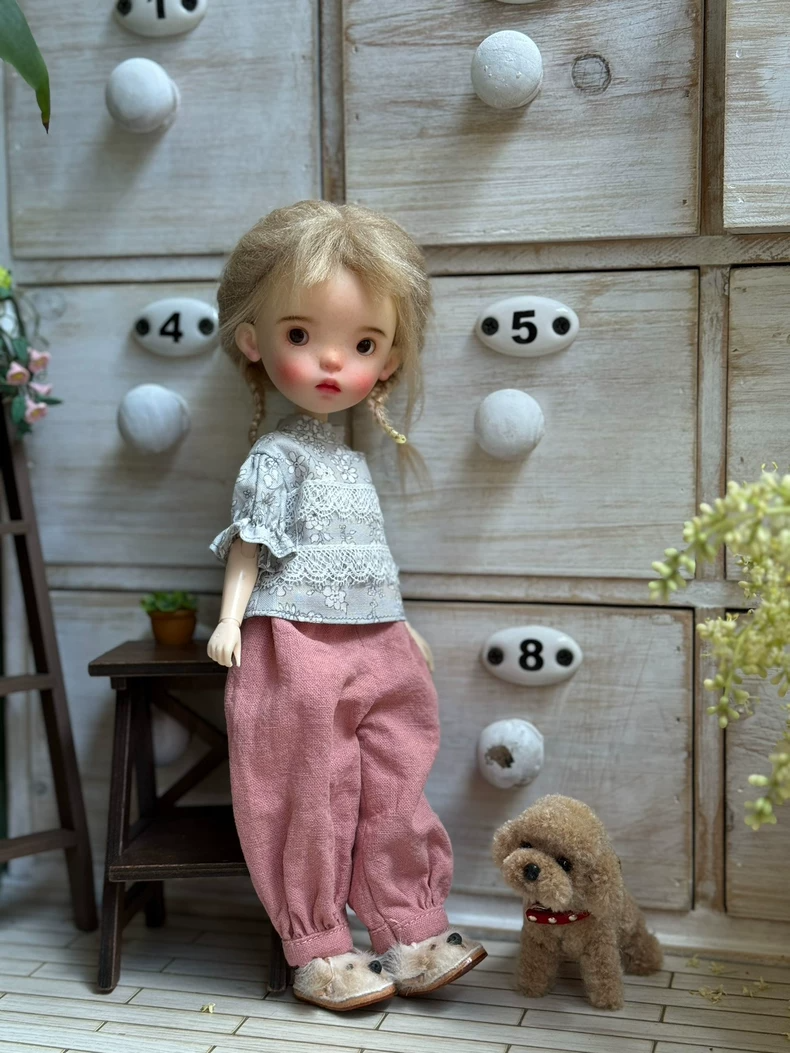 Vintage Charm Blythe Doll Outfit – French-Inspired Linen Set with Embroidered Collar & Flared Pants - Image 8