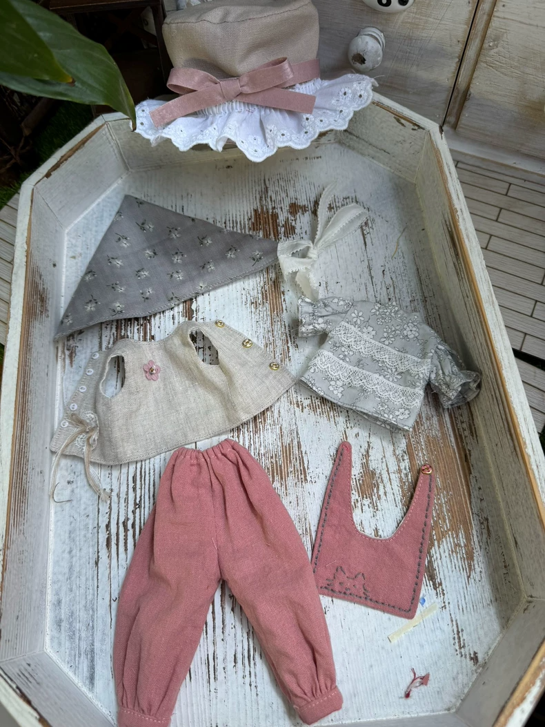 Vintage Charm Blythe Doll Outfit – French-Inspired Linen Set with Embroidered Collar & Flared Pants - Image 9