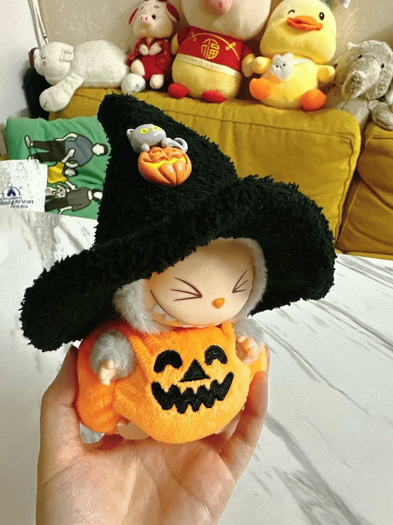 Charming Halloween Labubu Outfit: Pumpkin Suit & Witch Hat for 17cm Dolls – Festive & Handcrafted - Image 3