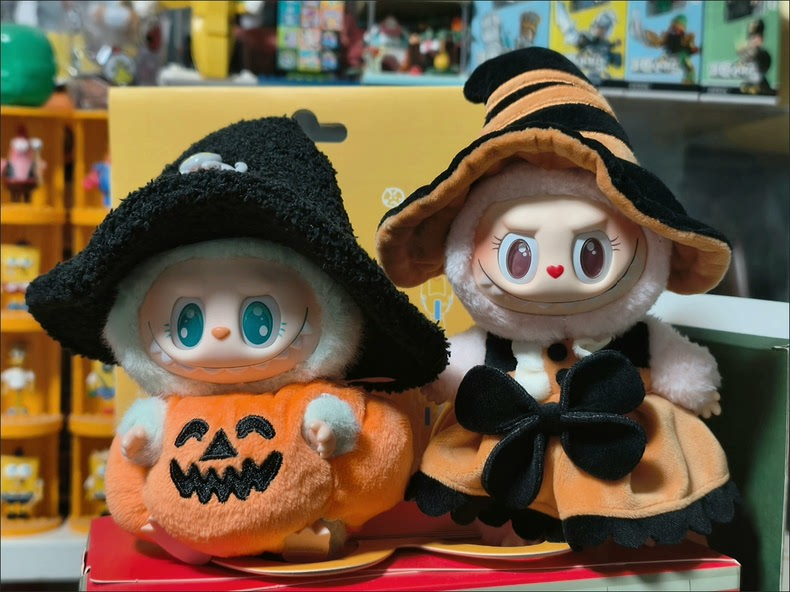 Charming Halloween Labubu Outfit: Pumpkin Suit & Witch Hat for 17cm Dolls – Festive & Handcrafted - Image 4