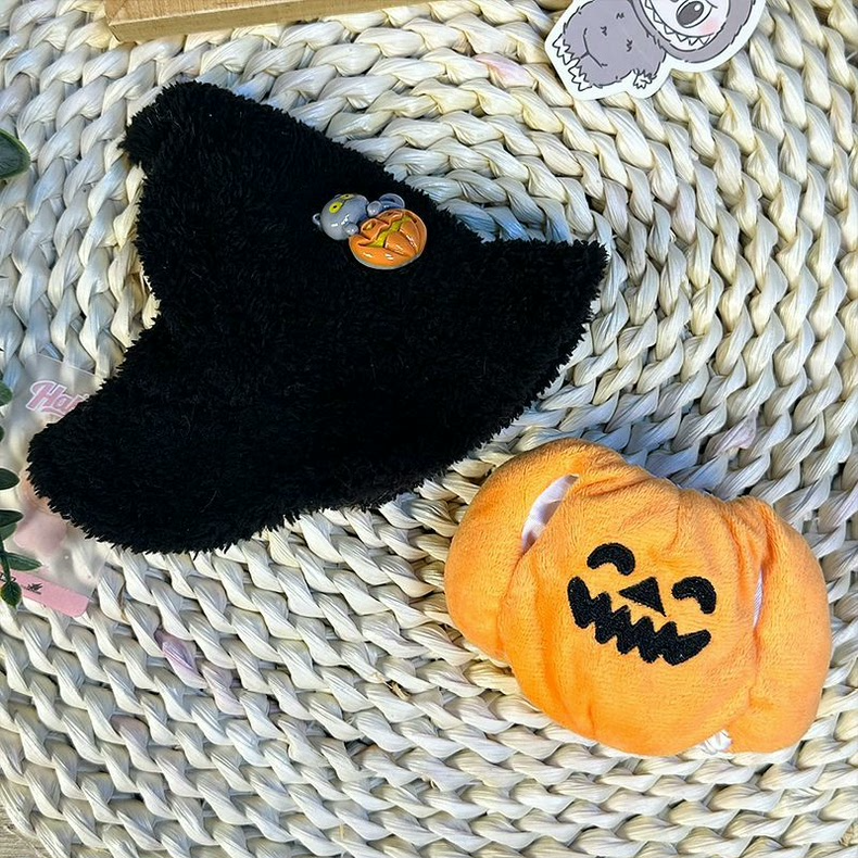 Charming Halloween Labubu Outfit: Pumpkin Suit & Witch Hat for 17cm Dolls – Festive & Handcrafted - Image 5