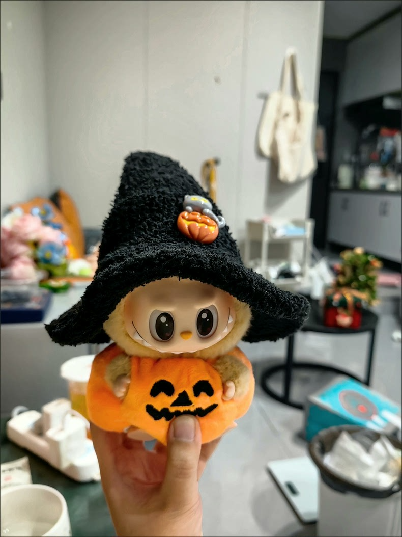 Charming Halloween Labubu Outfit: Pumpkin Suit & Witch Hat for 17cm Dolls – Festive & Handcrafted - Image 8
