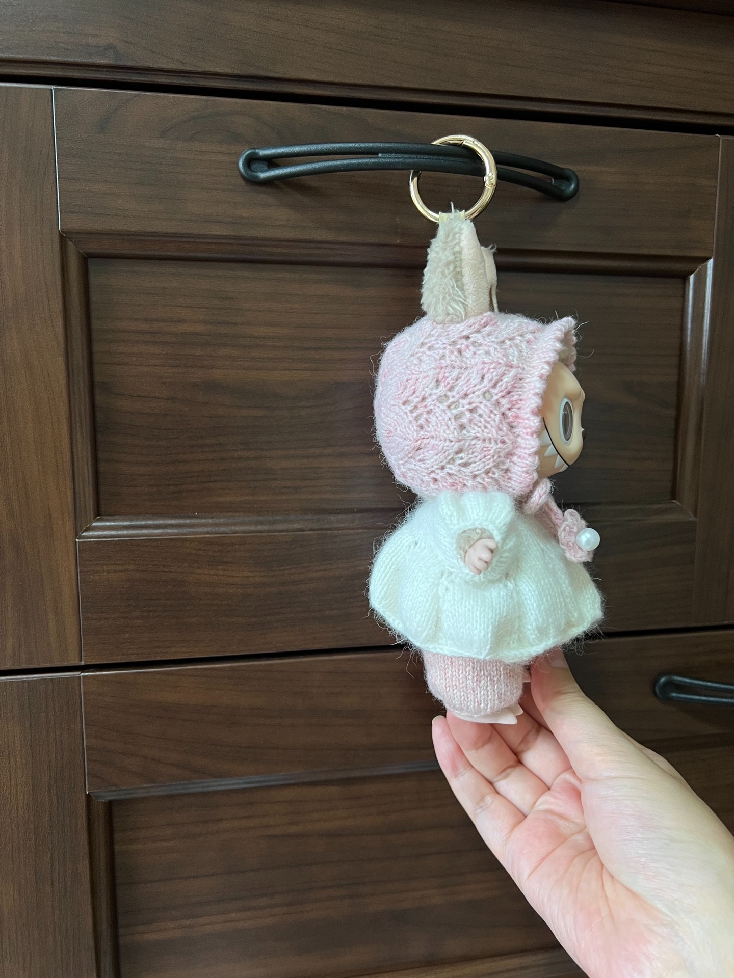 Adorable Labubu Doll Outfit – Cozy Knit Dress & Pearl Hat Set for Collectors - Image 2