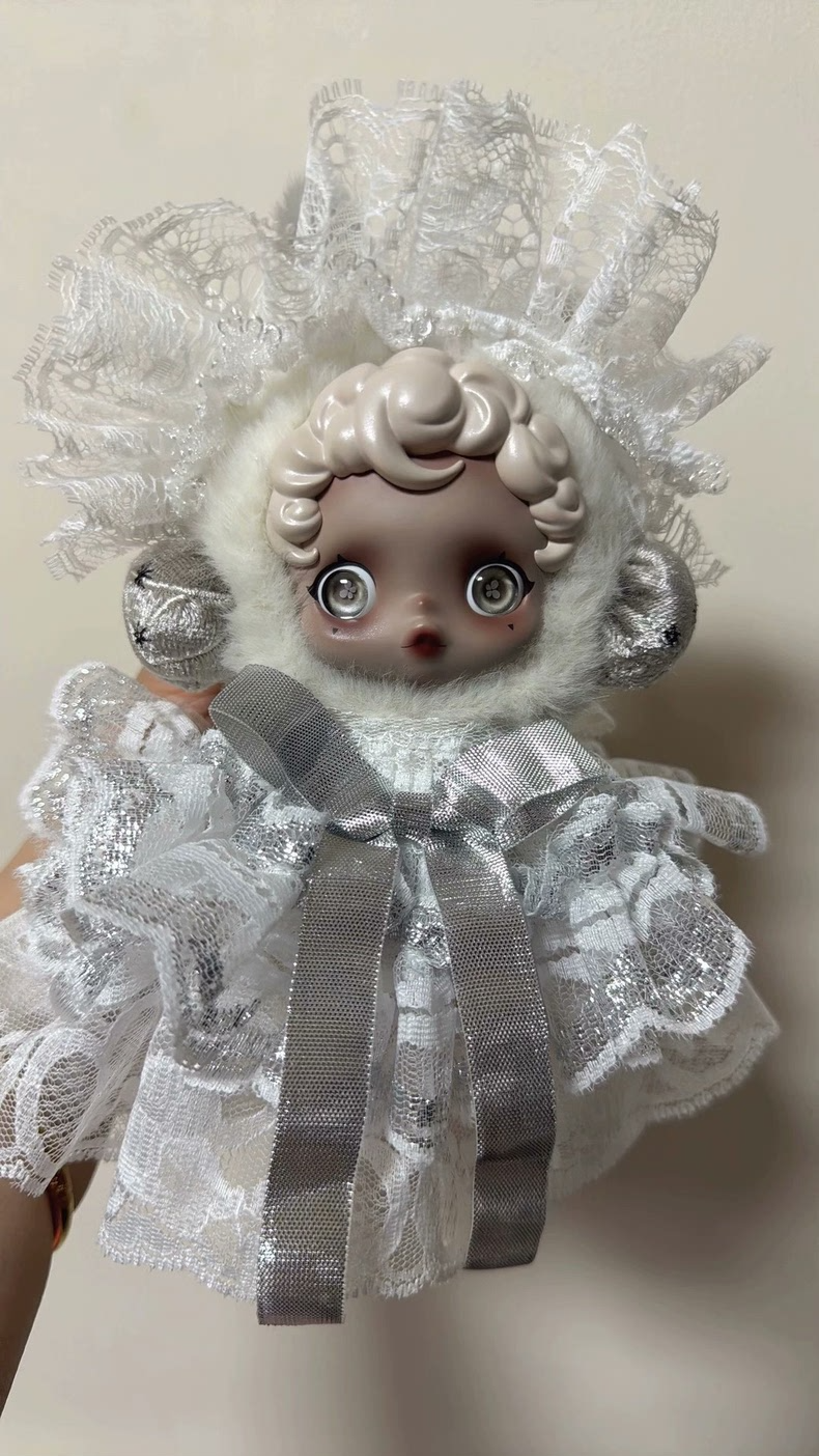Exquisite Skullpanda Doll Outfit: Elegant Lace & Faux Fur with Silver Accents – Collector’s Dream - Image 2