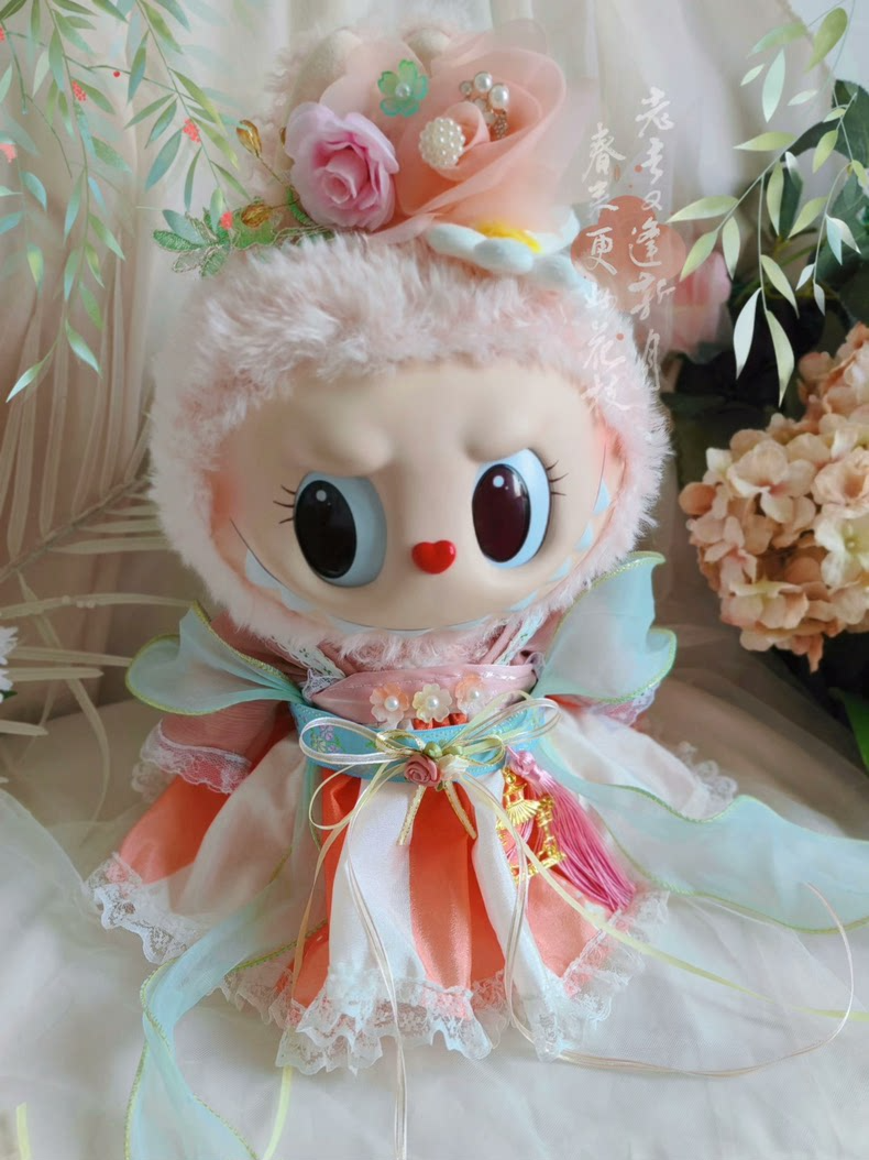Vintage Hanfu Labubu Doll Outfit – Summer Elegance with Floral Details & Adjustable Fit - Image 1
