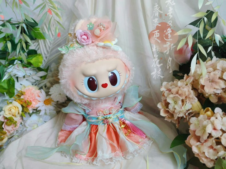 Vintage Hanfu Labubu Doll Outfit – Summer Elegance with Floral Details & Adjustable Fit - Image 3