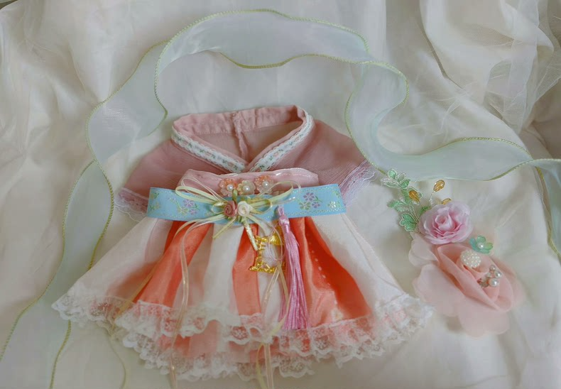 Vintage Hanfu Labubu Doll Outfit – Summer Elegance with Floral Details & Adjustable Fit - Image 9