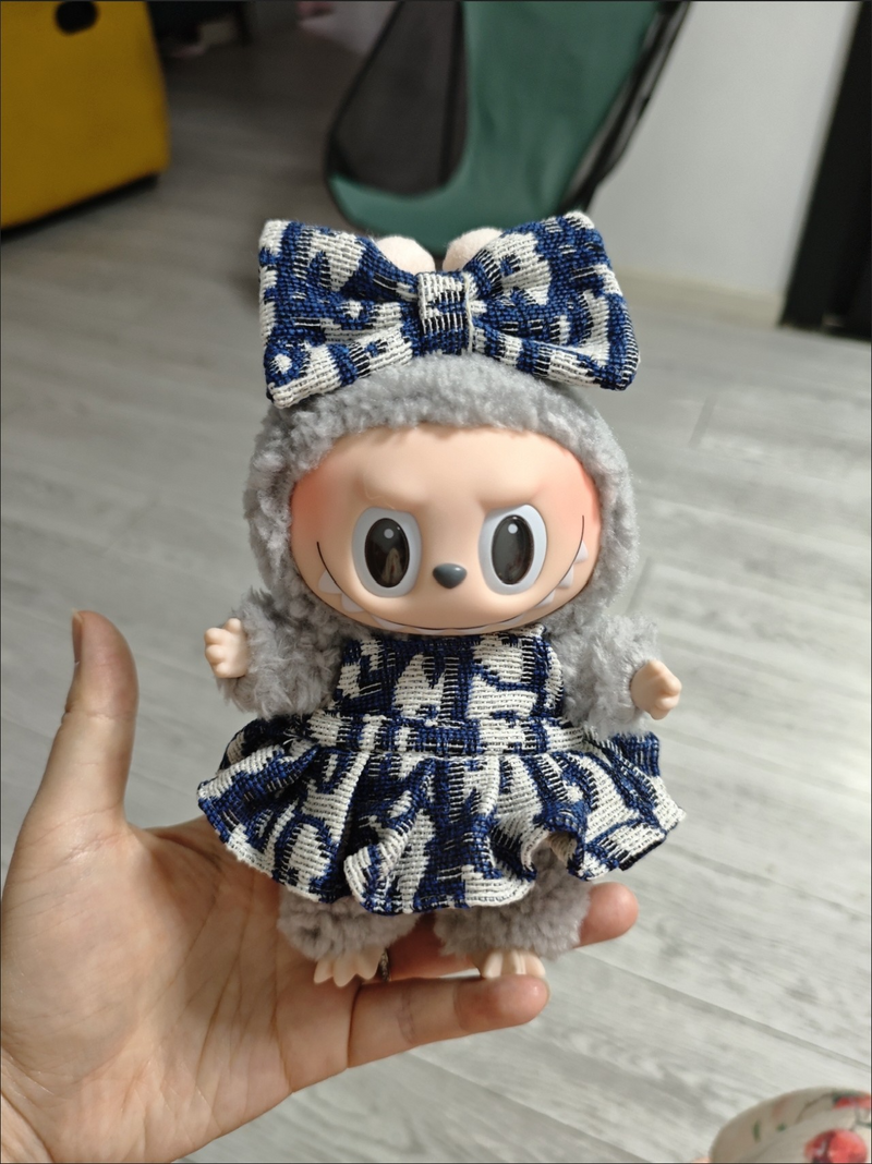 Charming Labubu Doll Outfit: Butterfly Knot Headband & Printed Dress for 17cm Dolls – Blue, Beige & Pink Styles - Image 1