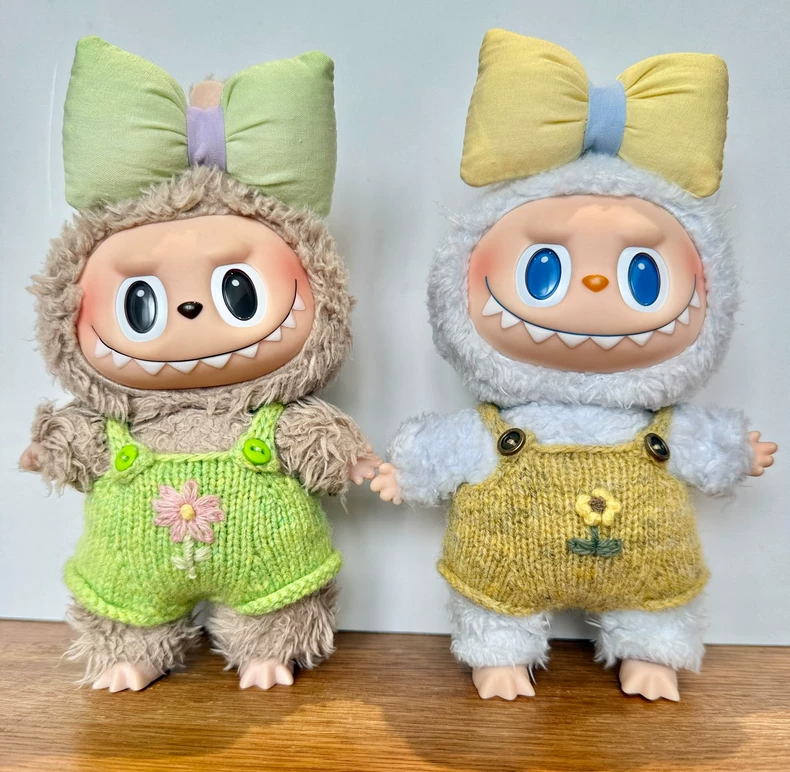 Handcrafted Knitwear for LABUBU Dolls: Vibrant Floral Outfits in Soft Wool - Image 1