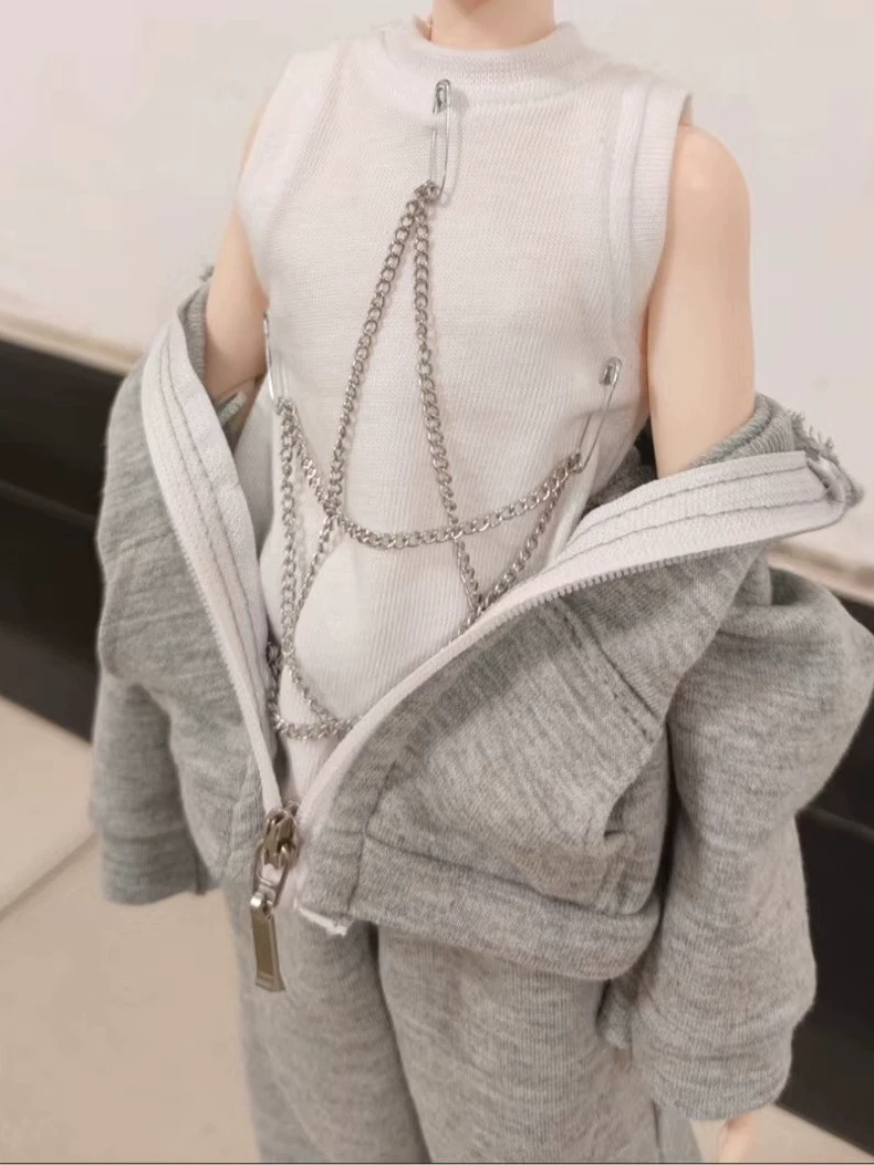 Edgy Chain-Embellished BJD Doll Vest & Outfit Set – Stylish, Durable, Unisex - Image 2