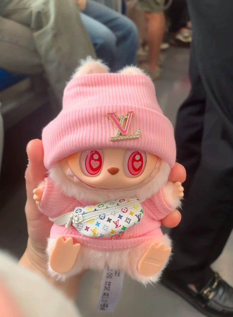 LABUBU Doll Outfit: Cozy Pink Hat, Snug Sweater & Mini Bag – Playful Elegance for Collectible Dolls - Image 1