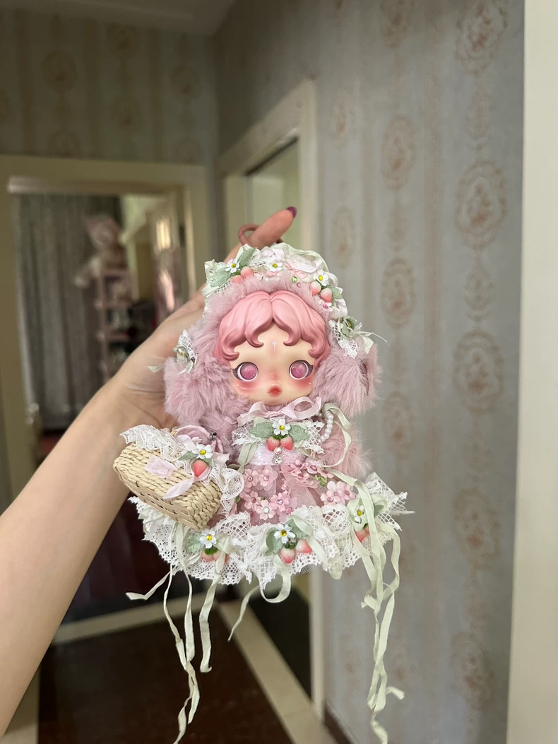 Elegant Skullpanda Doll Outfit: Lace & Floral Plush Ensemble with Detachable Accessories - Image 5
