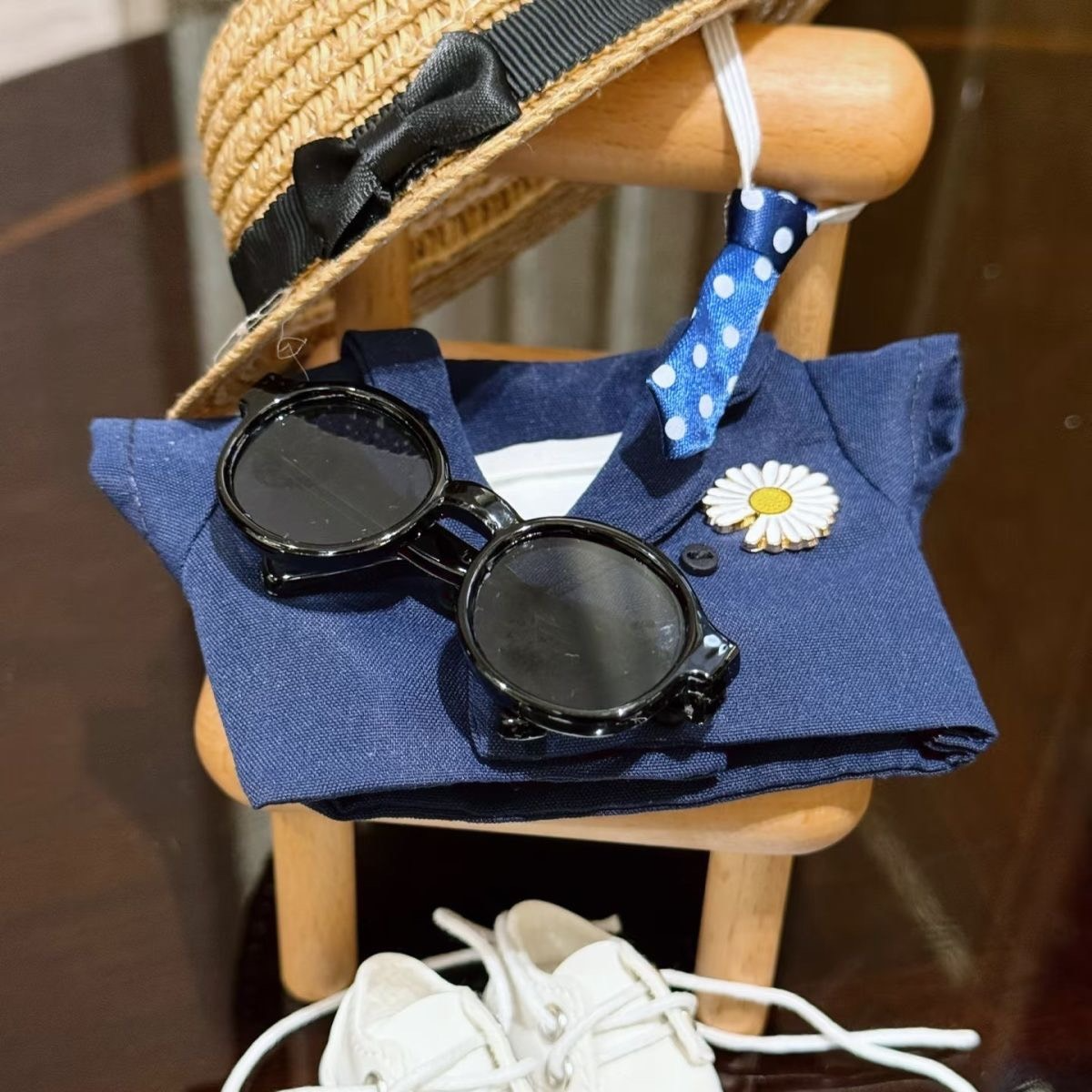 Stylish LABUBU Doll Outfit: Black & Blue Suit Set with Hat & Daisy Brooch for 17cm Dolls - Image 3