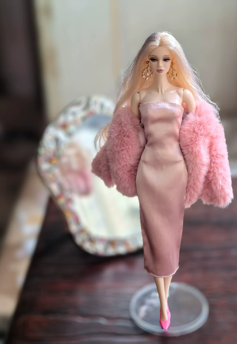 Luxe BJD 1/6 Outfit: Pink Faux Fur Coat & Silk Dress Ensemble - Image 2
